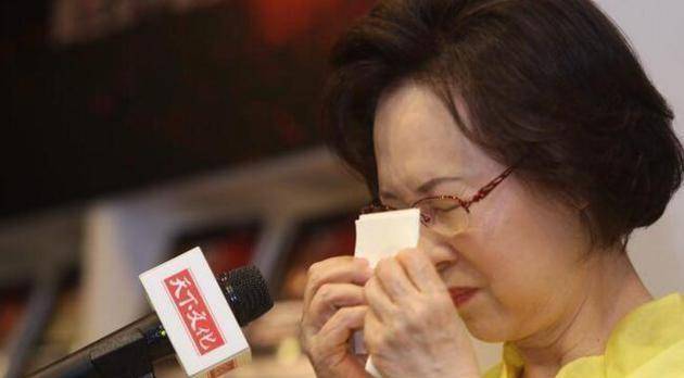 原创师生恋成就言情教母之位她与已婚男纠缠10余年成功跻身上位