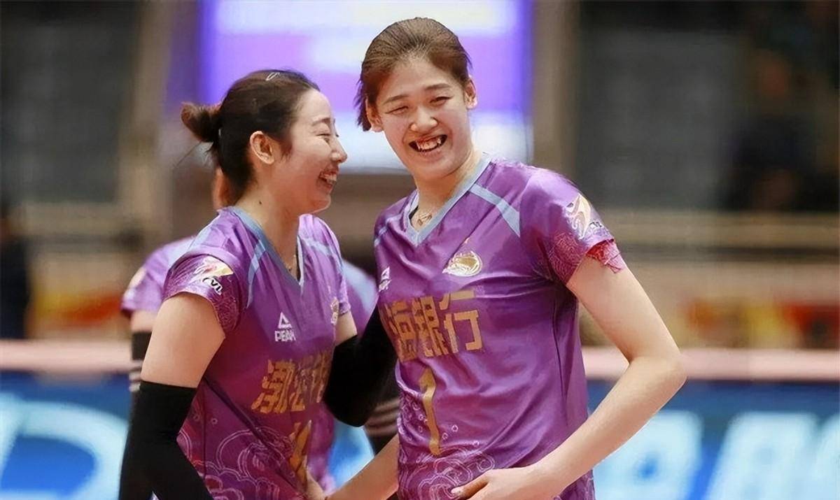 朱婷,郎平很喜欢她,进入国家队还在疯长身高_李盈_排球_中国女排