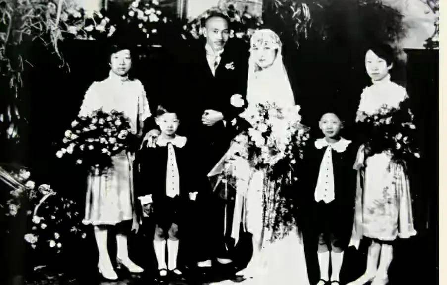 "于是,一场由陈立夫强力撮合的政治联姻就以不欢而散草草收场.