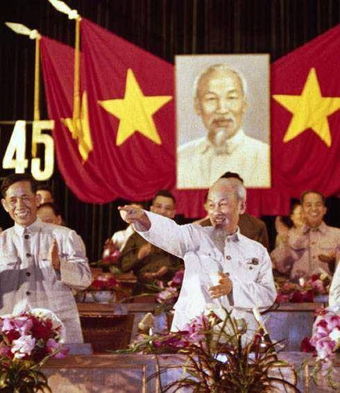 原创小国如何夹缝求存胡志明墙头草翻脸不认人就行