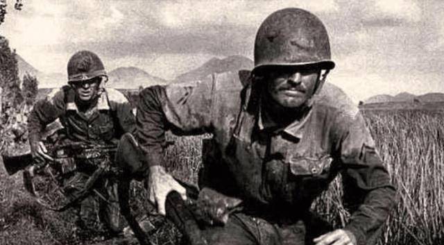 原创30人小队0伤亡击毙215名美军缴获大量物资堪称战争奇迹