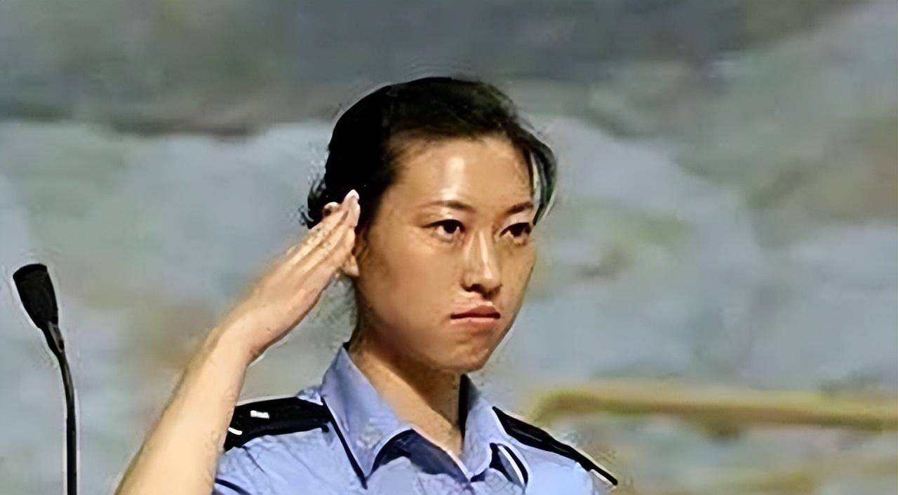 2009年,蒋敏荣获"第七届中国十大女杰"荣誉称号和中国青年五四奖章.