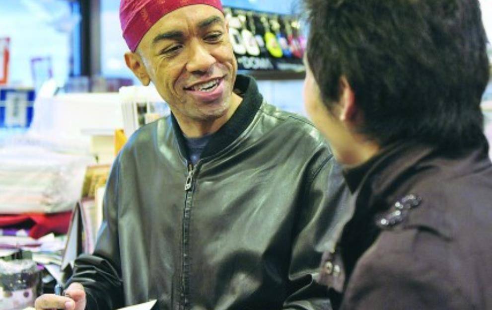 女孩不顾反对嫁给黑人,婚后才知丈夫是奥巴马弟弟_巴拉克_邓姆纳_父亲