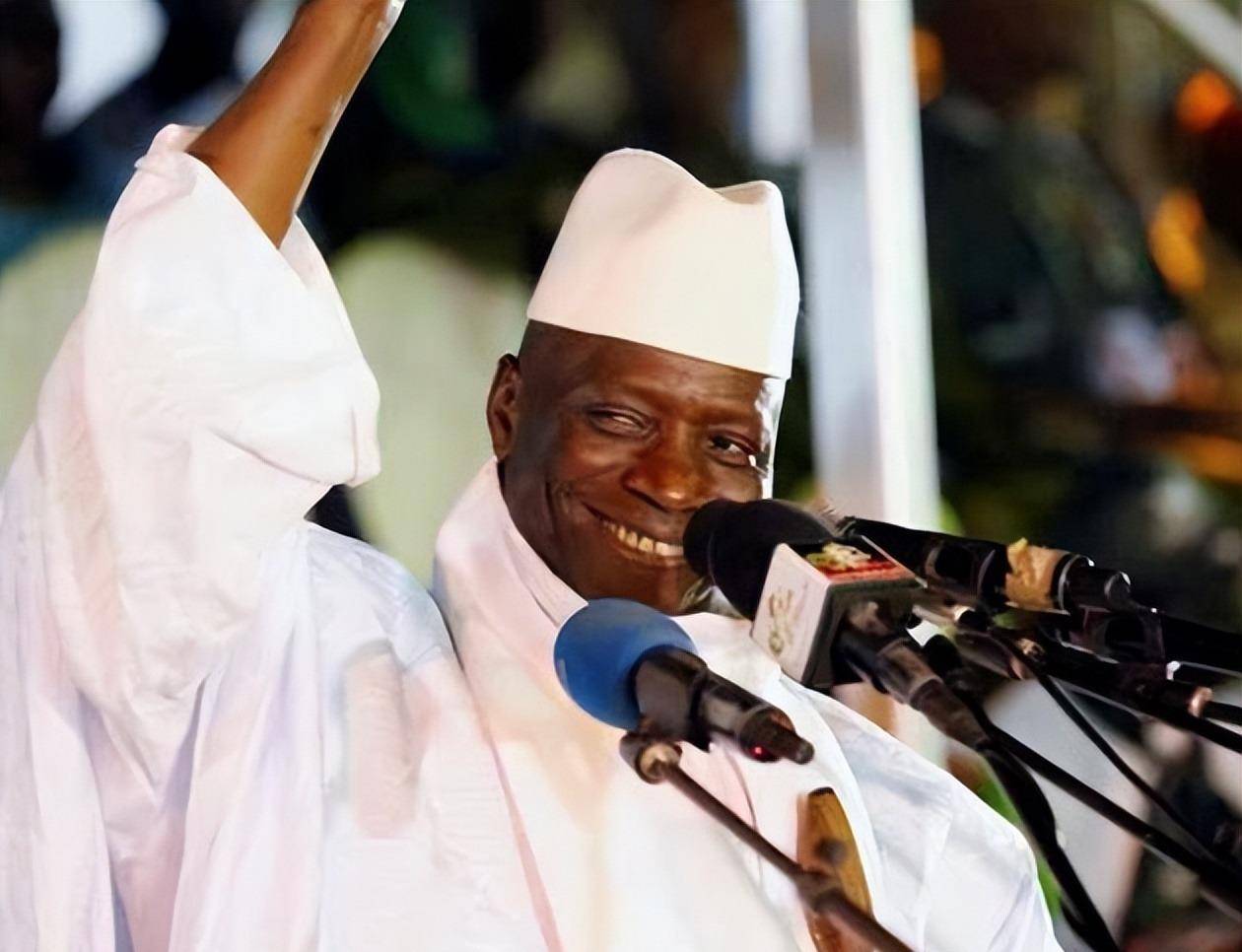 原创嘴炮总统贾梅拥兵1000扬言征服美国制服中国奥巴马听完大笑