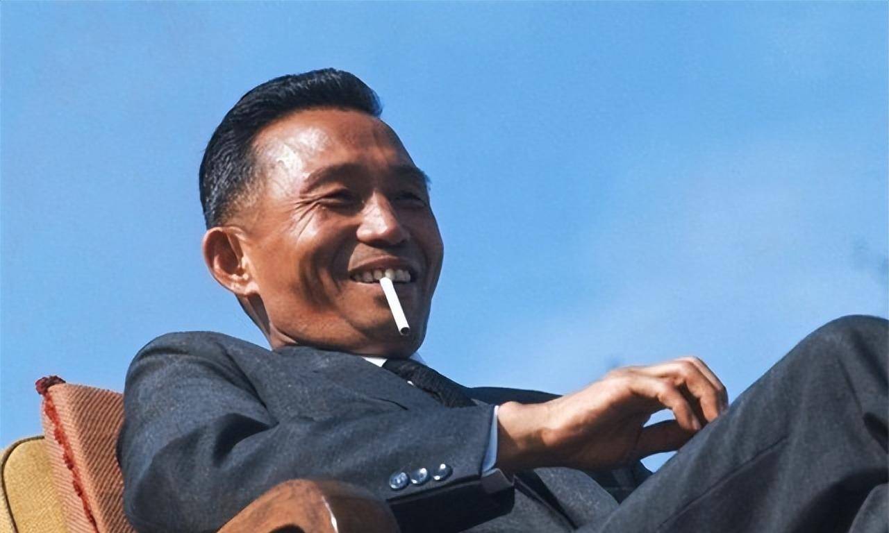 1940年,朴正熙辞去了老师的职务来到了中国,他考上了长春伪满军官学校