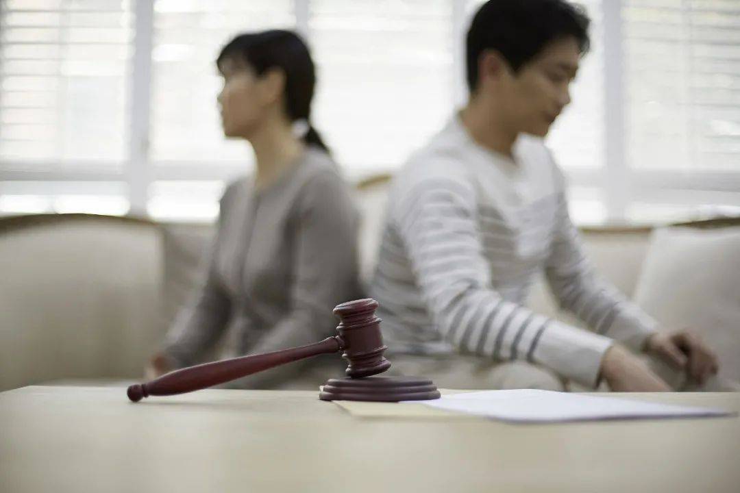 我辍学供女友上完大学她却抛弃了我半年后她母亲求我救救她