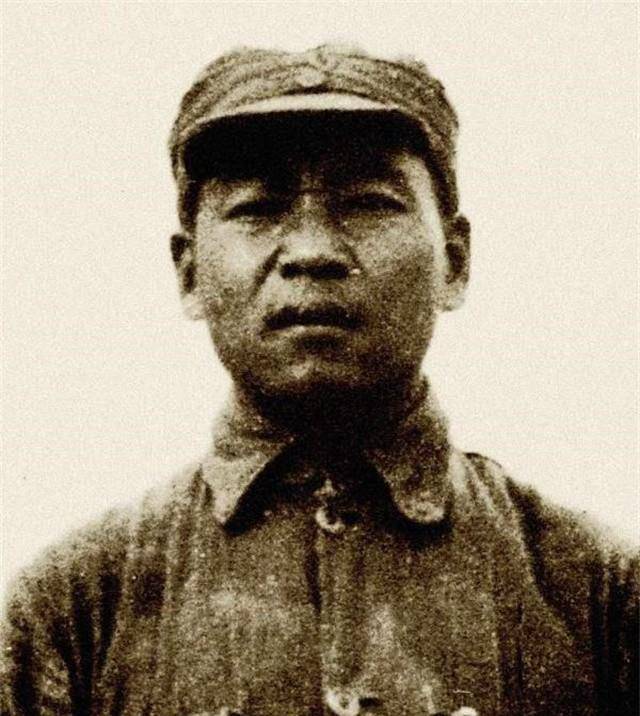 本来是降级任用,结果一看部下把他给乐坏了_滕海清_倪志亮_通信员