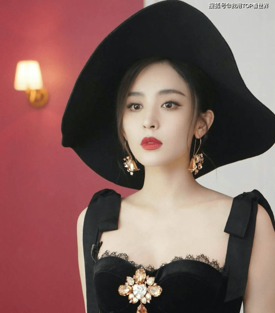 31岁古力娜扎引领时尚潮流,谁看了不心动_魅力_气质_演技