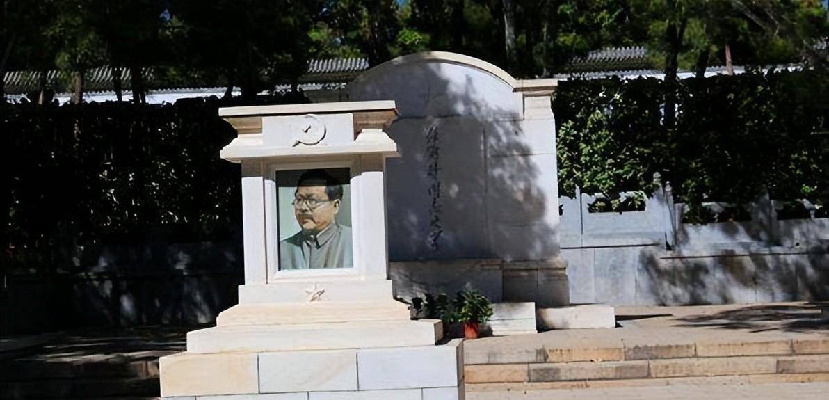 八宝山第一墓是谁谁的墓被祭拜最多特殊的81号墓是谁