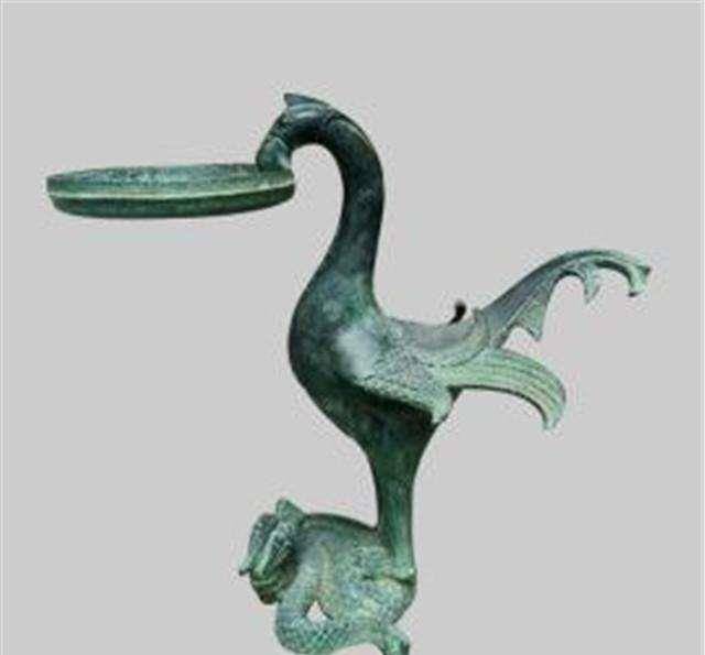 原创荧荧灯火临书卷续续蛙声入桂林汉代灯具是如何演变的