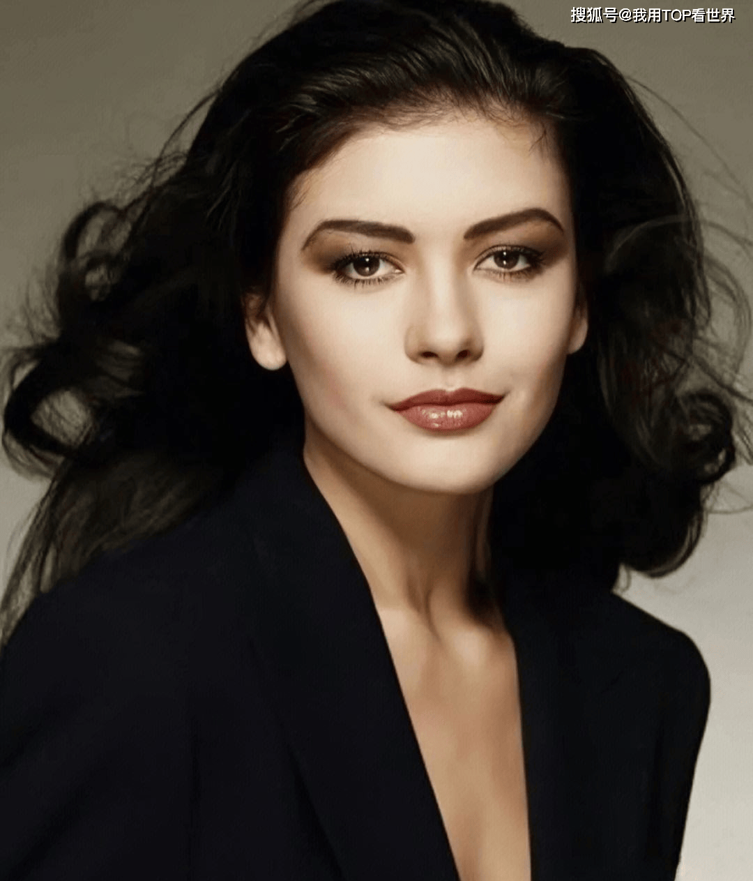 凯瑟琳·泽塔琼斯封面写真曝光!你顶不住的啦!