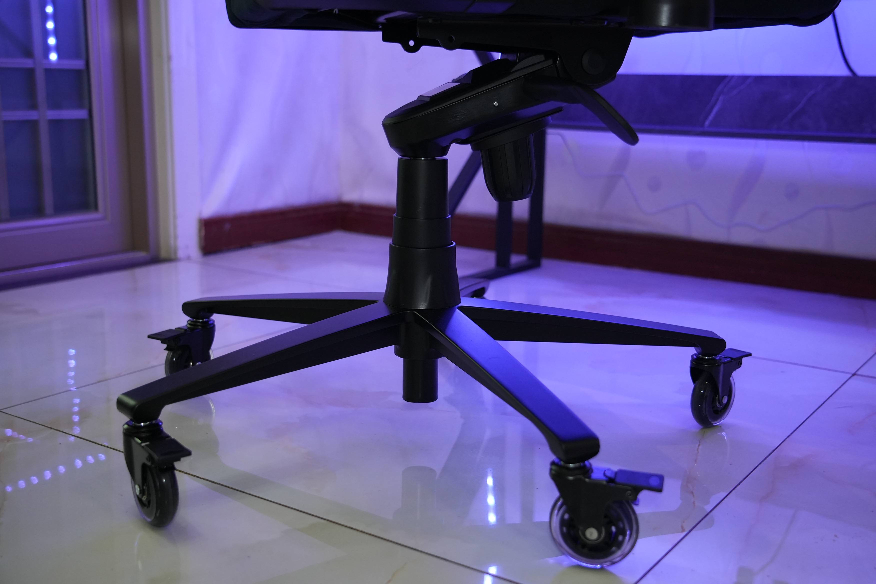 Blacklyte逐夜 逐·浪电竞椅体验评测：软件行业从业者的真实体验感受