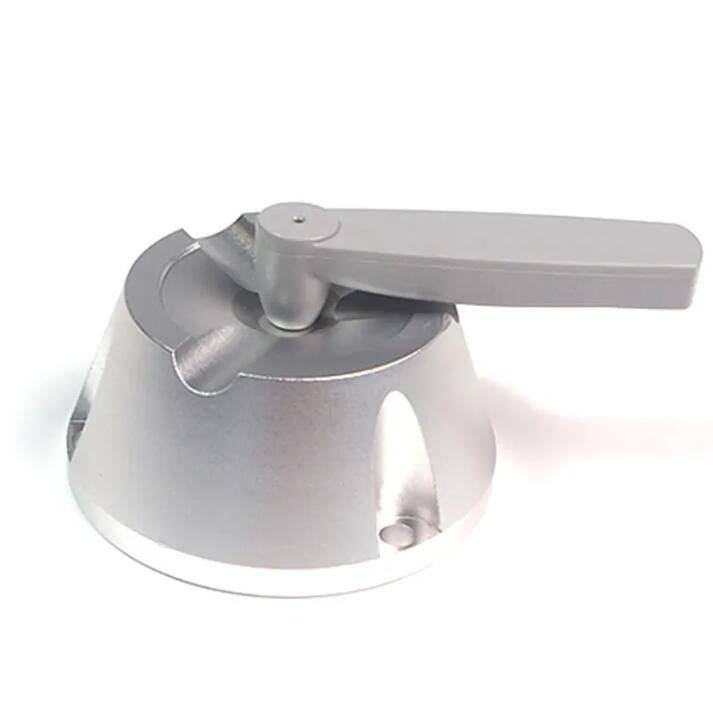 一般在买衣服的时候,我们都会在商品上看到防盗标签(防盗扣)的存在