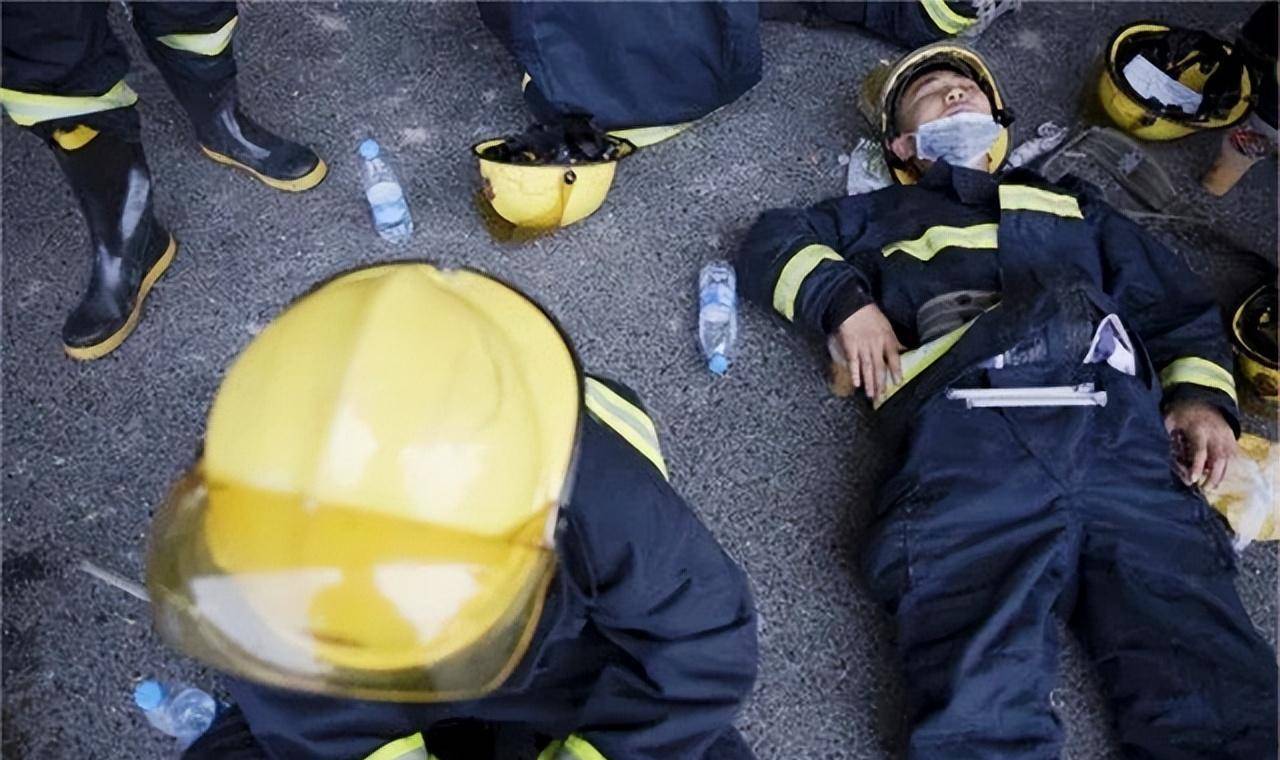 原创唯一一支没人活着回来的消防队因为一句谎言出警25人全体牺牲