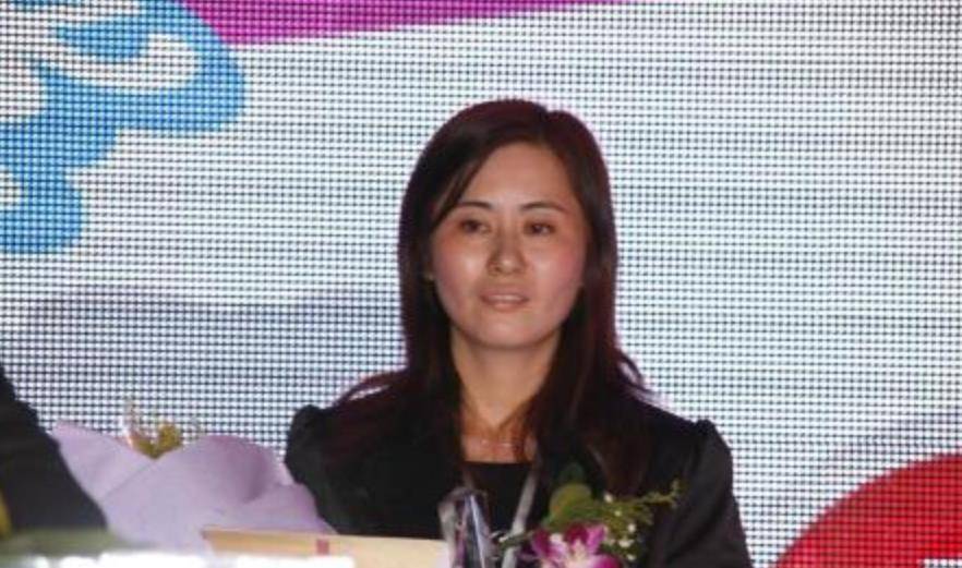 低调的上海女首富:40岁成寡妇,继承70亿,14年又赚310亿_魏东_陈金霞