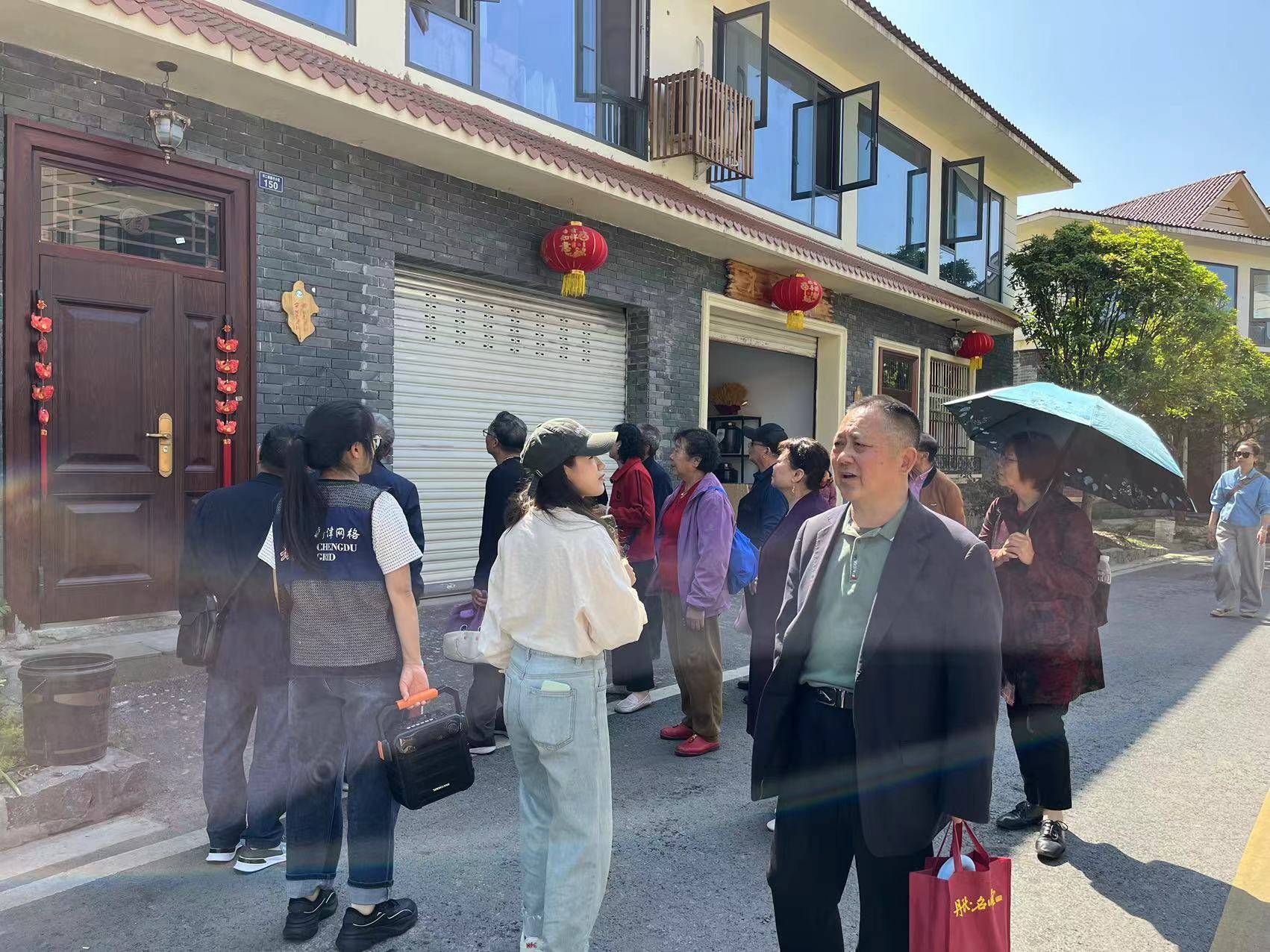 曹家巷社区开展迎春光共学习波尔村参访行动