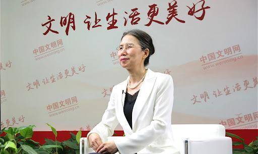 绿色中国《"中国的软实力"——记中科院杨佳教授》人民教育