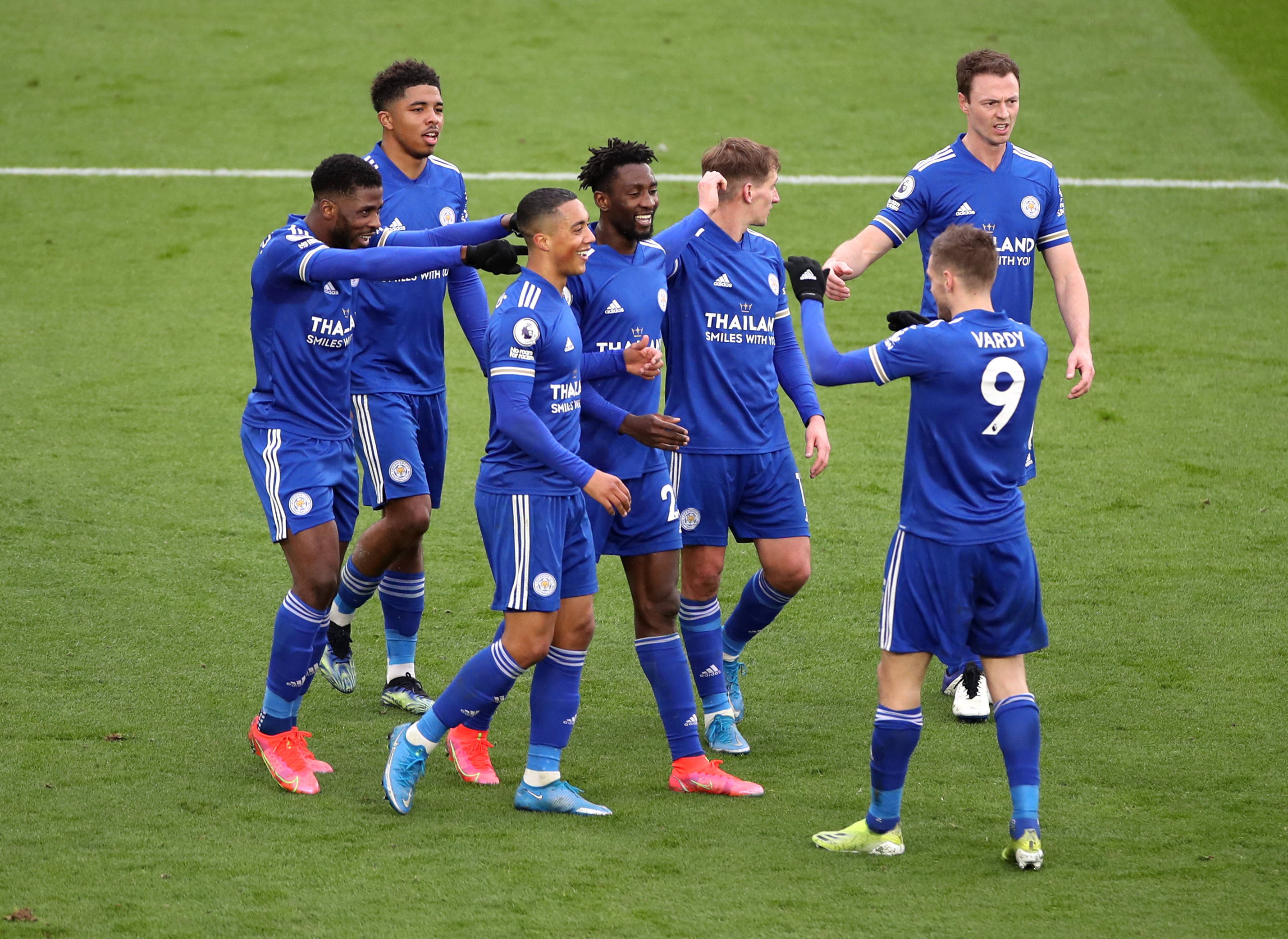 两队近六次联赛交锋中,莱斯特城以3胜1平2负占据优势,且最近二次交手