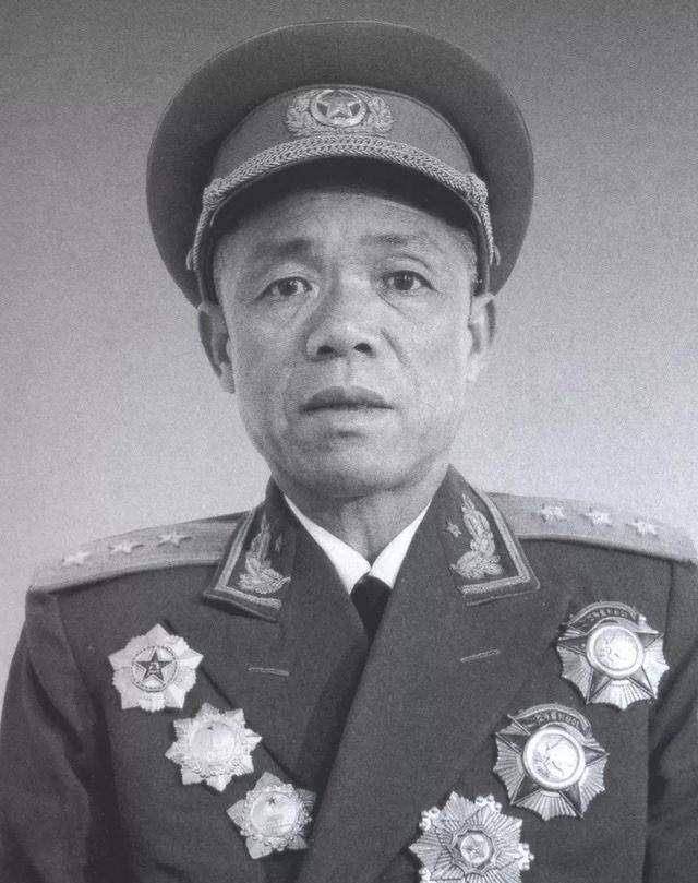 原创叶飞下令炮击英舰事后与陶勇建立攻守同盟英国人先开的炮