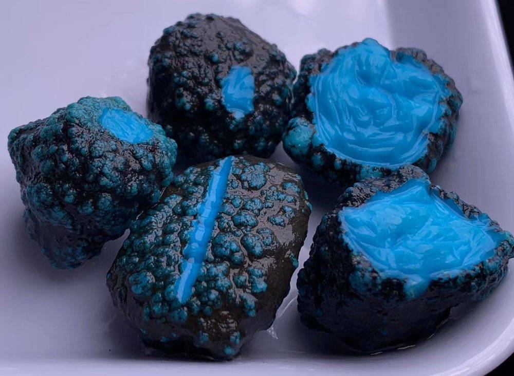 绿松石毛料是杀疯了