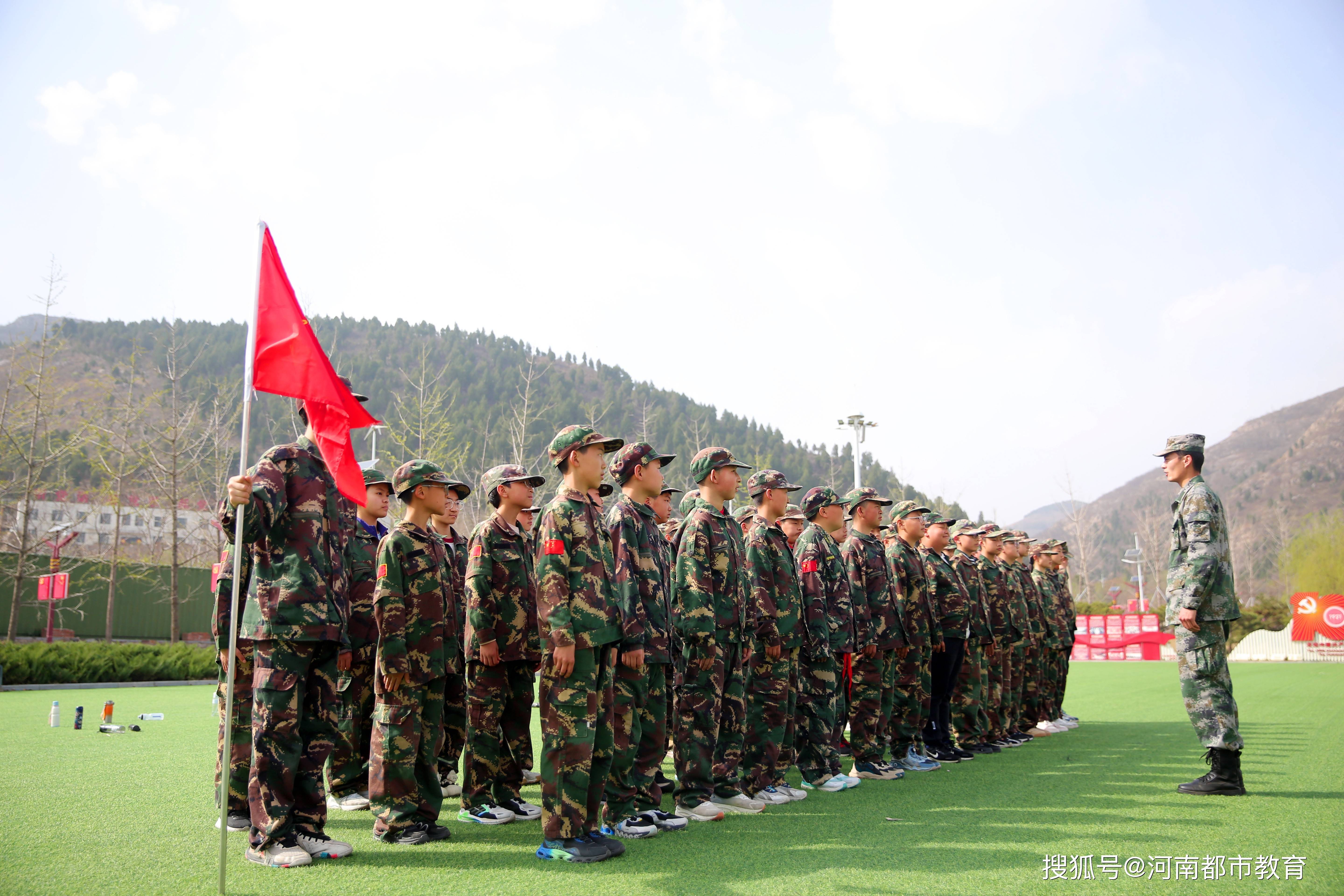 张掖少年军训基地图片