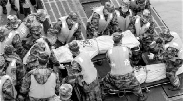 惨烈的儿童节:长江游轮沉船事件纪实,442人遇难,仅12人幸存_张辉_事故