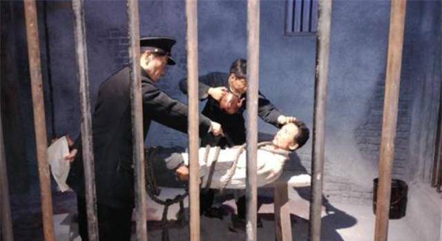 原创疯老头韩子栋隐忍13年最终成为白公馆唯一越狱成功的人