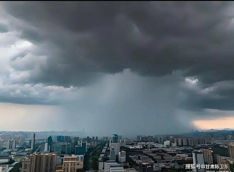 原创罕见南昌11级大风竟然将睡在床上的人吹落楼下