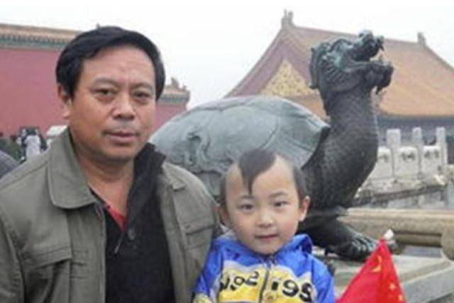 原创年画娃娃邓鸣贺2013年亮相春晚2015年因病逝世现亲妹继承遗志