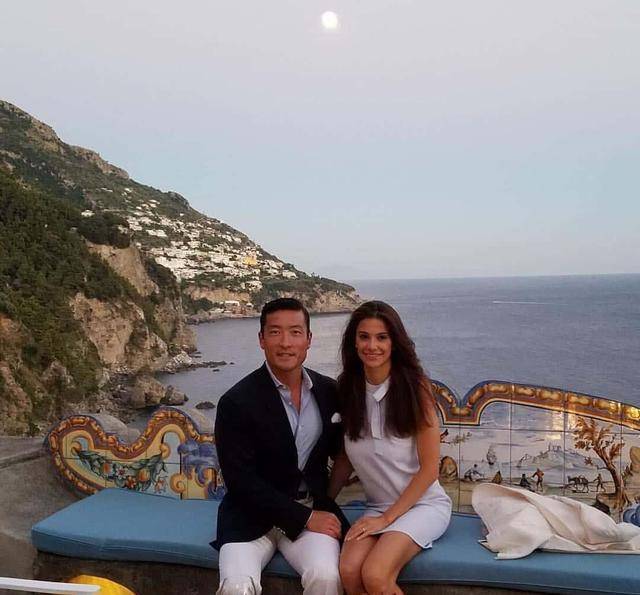 原创美国名医娶选美皇后5年后发现老婆竟是应召女郎与多名富豪有染