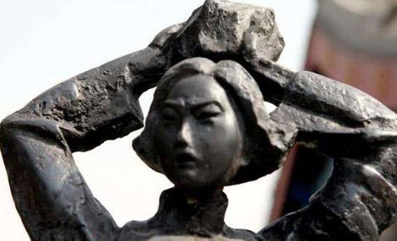 原创18岁女护士成烈士靠临终照片找寻其家人74年才揭开隐藏真相