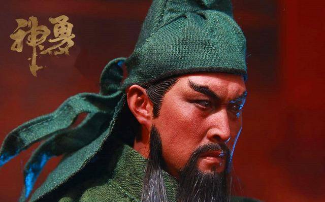 关羽温酒斩华雄之时诸侯联军还有四大高手他们都能杀死华雄