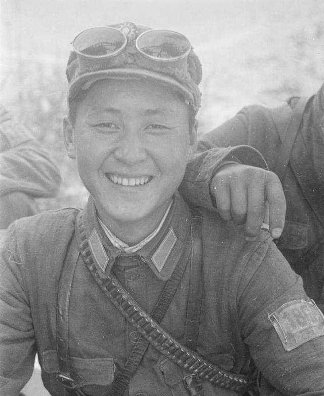 原创八路军每人领5发子弹打完4发后为何还要在枪里留最后一发