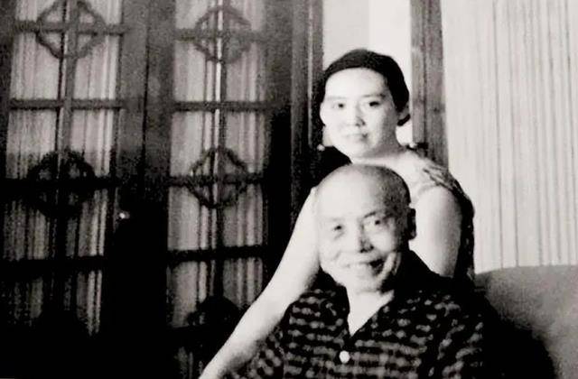 原创胡友松父不详母不爱25岁嫁75岁老人获巨额财产后一生未再嫁