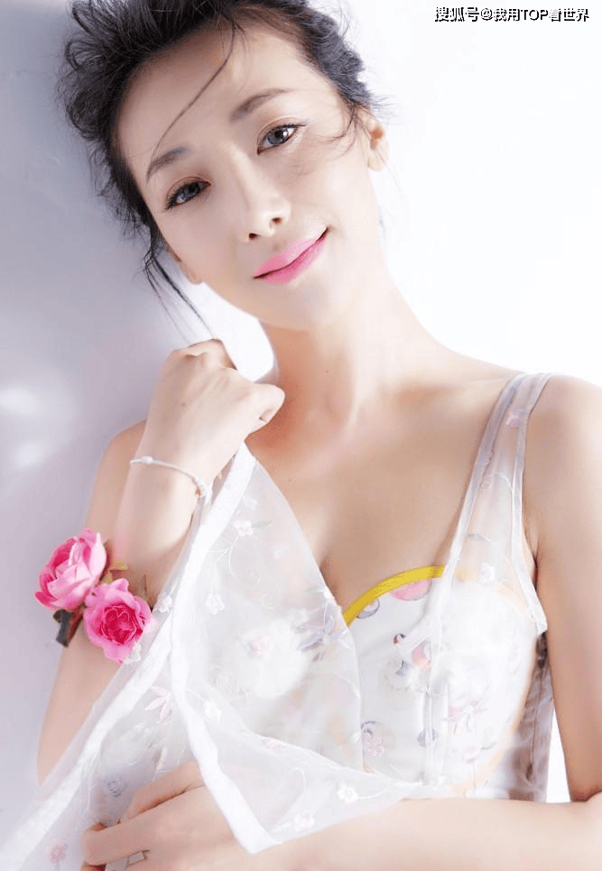 除此之外,陈紫函的成功离不开对事业的热爱和执着追求.