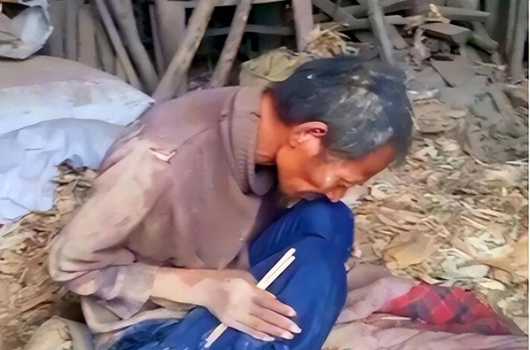 原创原创14年河北2岁男童坠井仇家不顾危险冒死相救如今世仇成干爹