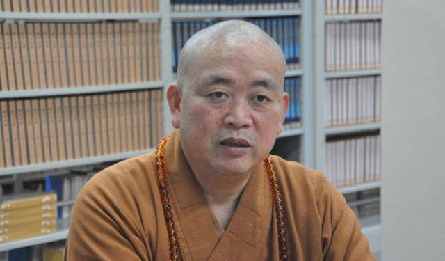 原创原创少林寺最牛主持穿16万袈裟被质疑用香火钱购2000万豪宅