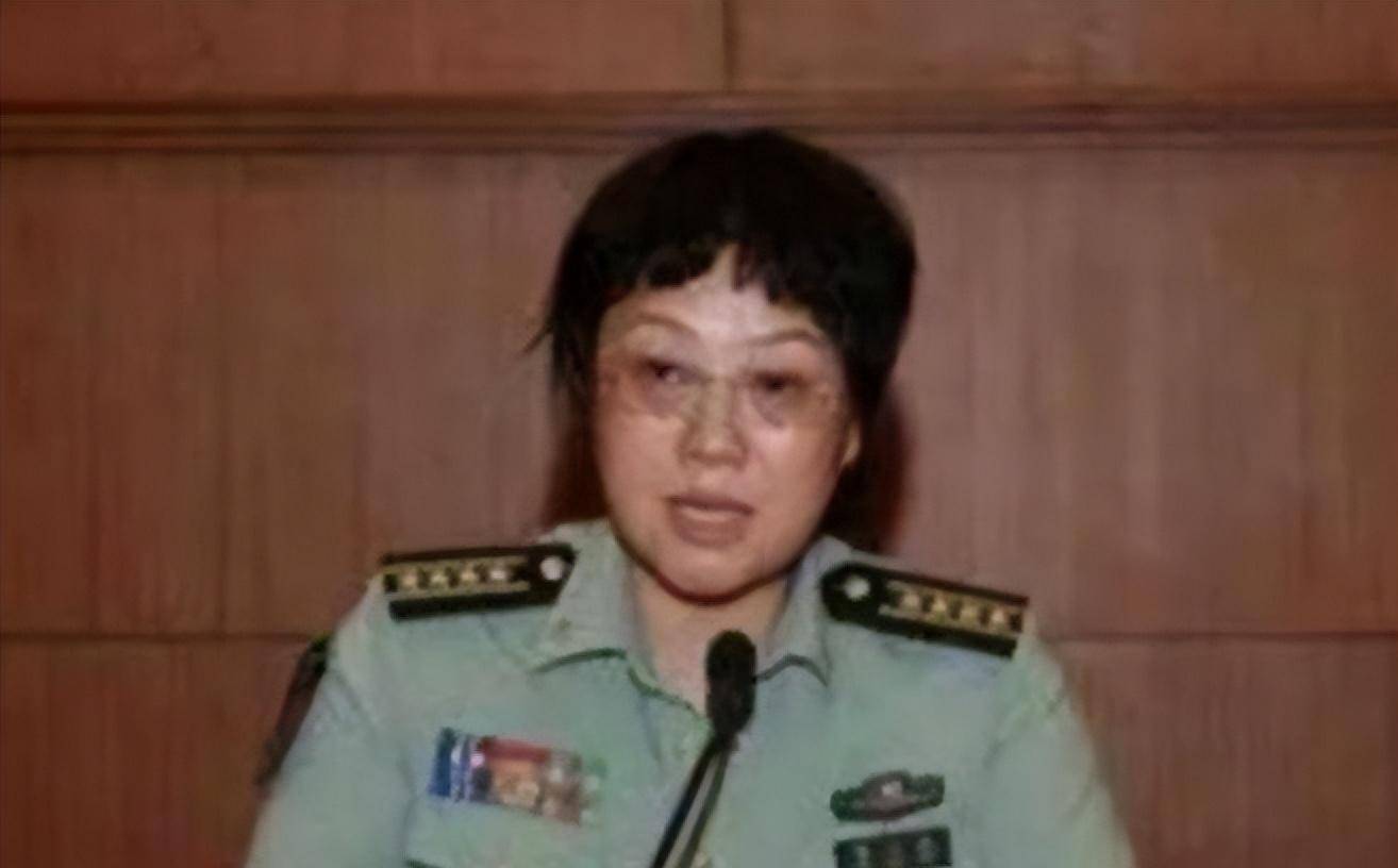 原创女军虎高小燕霸占军医住房不肯搬抛夫后靠美色换来晋升