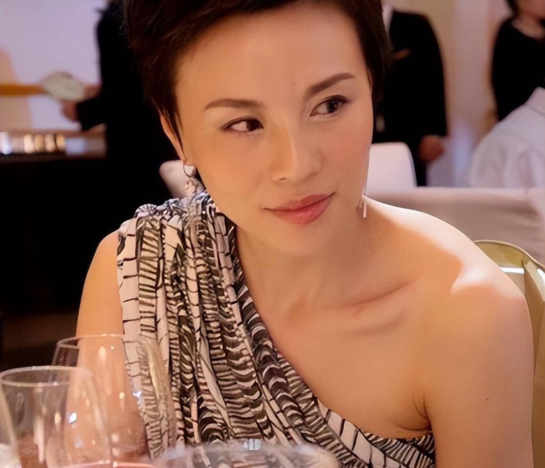 原创常熟第一美女顾春芳靠美色4年骗17亿整容跑路终被判死刑