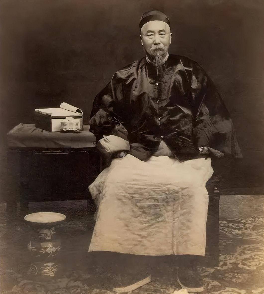 原创原创李鸿章宠姬丁香丁香花园女主人因一个瓶子离家被冷落十年