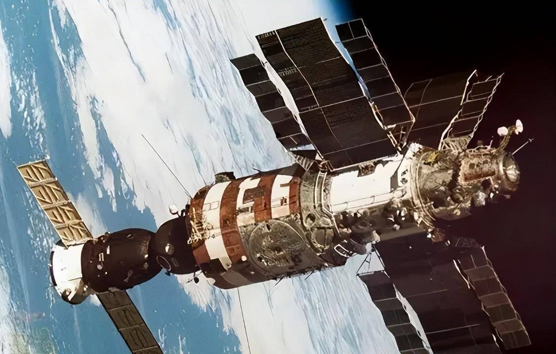 原创原创美国想抢走别国空间站双方在太空对峙9天最后美国铩羽而归