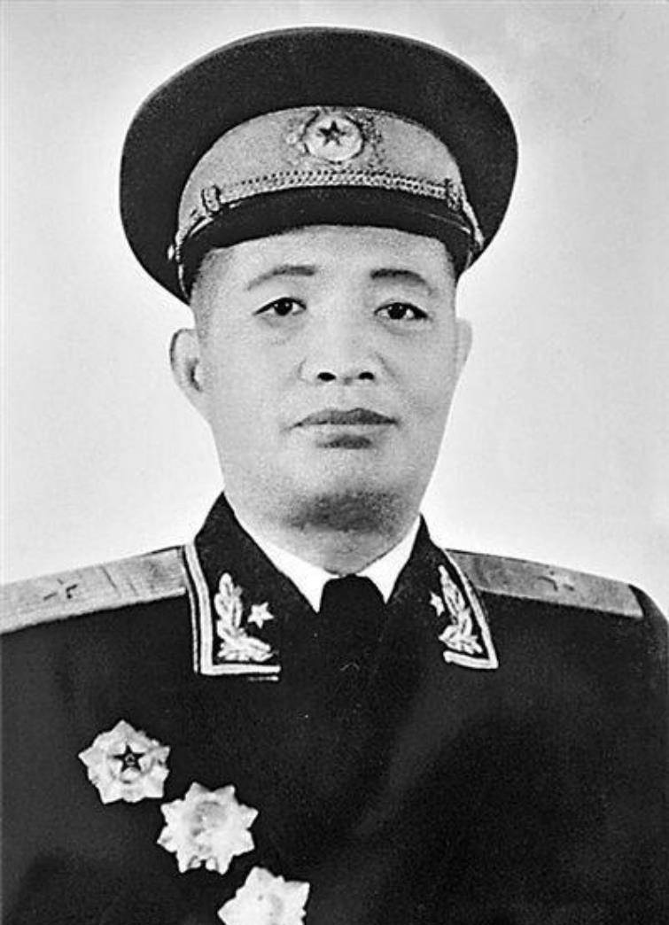 码头视察,见一老人在乞讨,痛哭:我失散22年的娘啊_李中权_杨勋梅_母亲