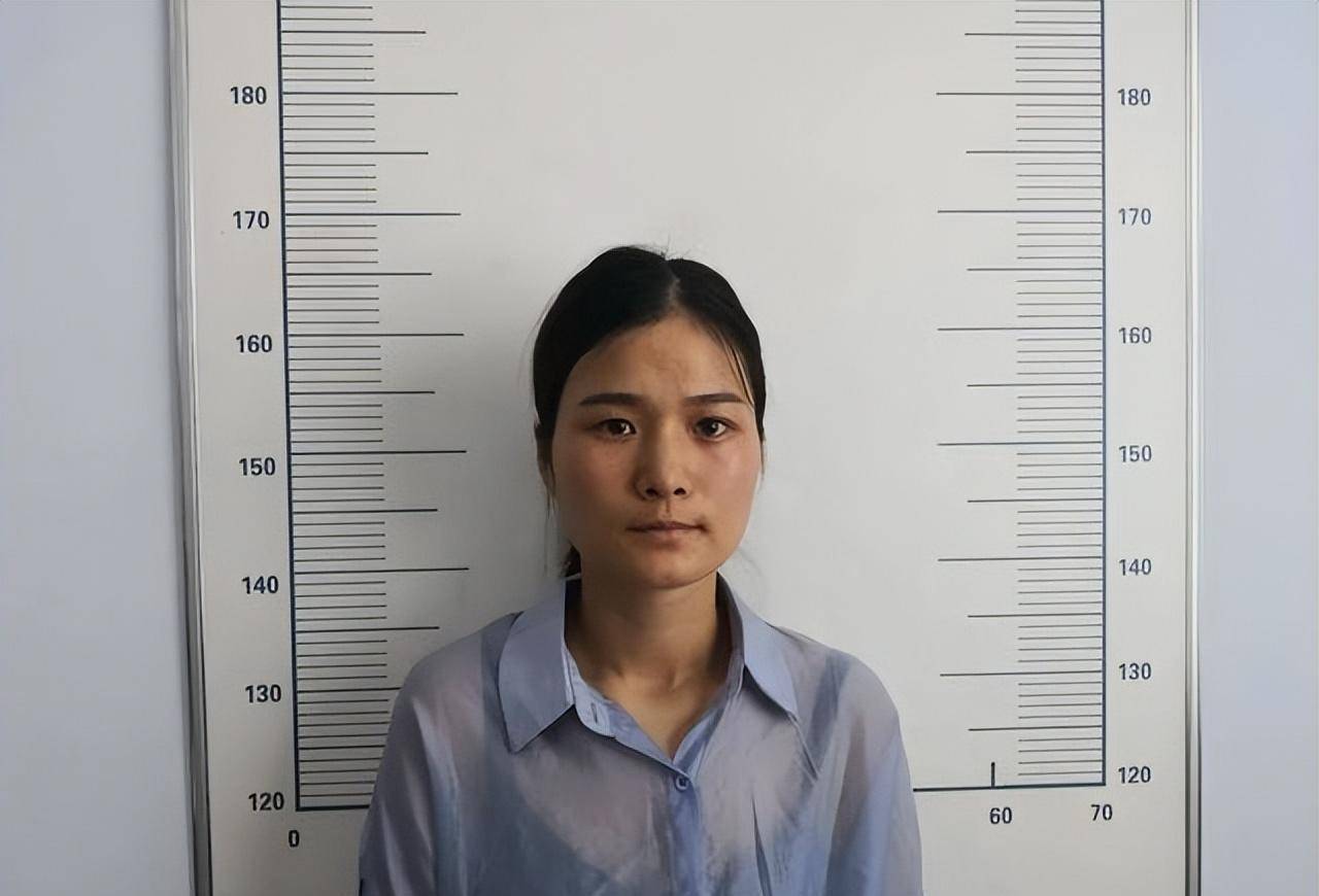 原创原创90后美女黑老大李桂圆靠美色为祸东营数年被警方悬赏30万通缉