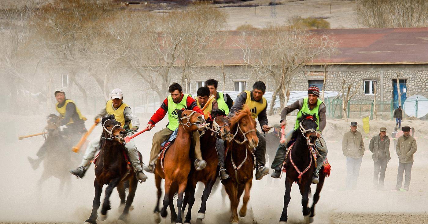 帕米尔东部的各伊朗语部落与中央王朝确立了行政上的从属关系.