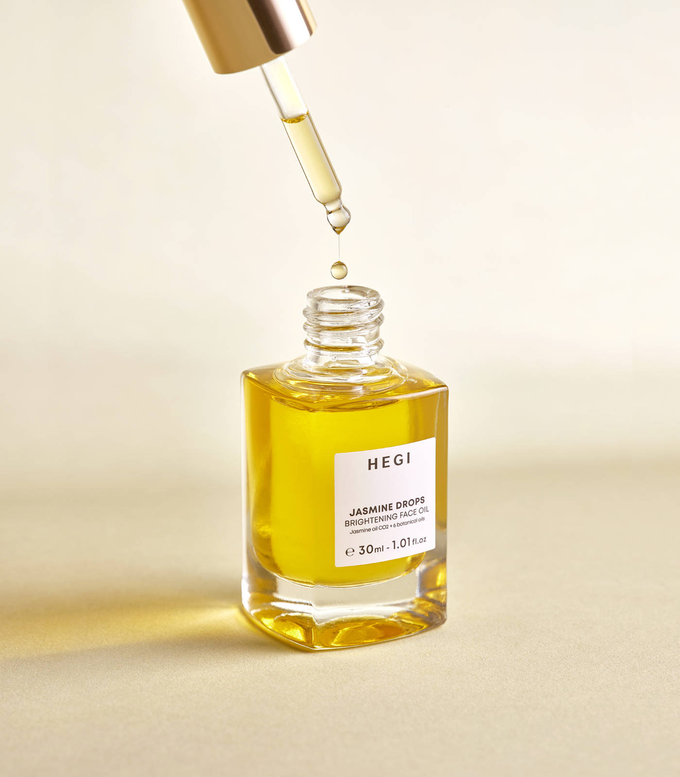 焕发自然光彩的护肤精油包装设计