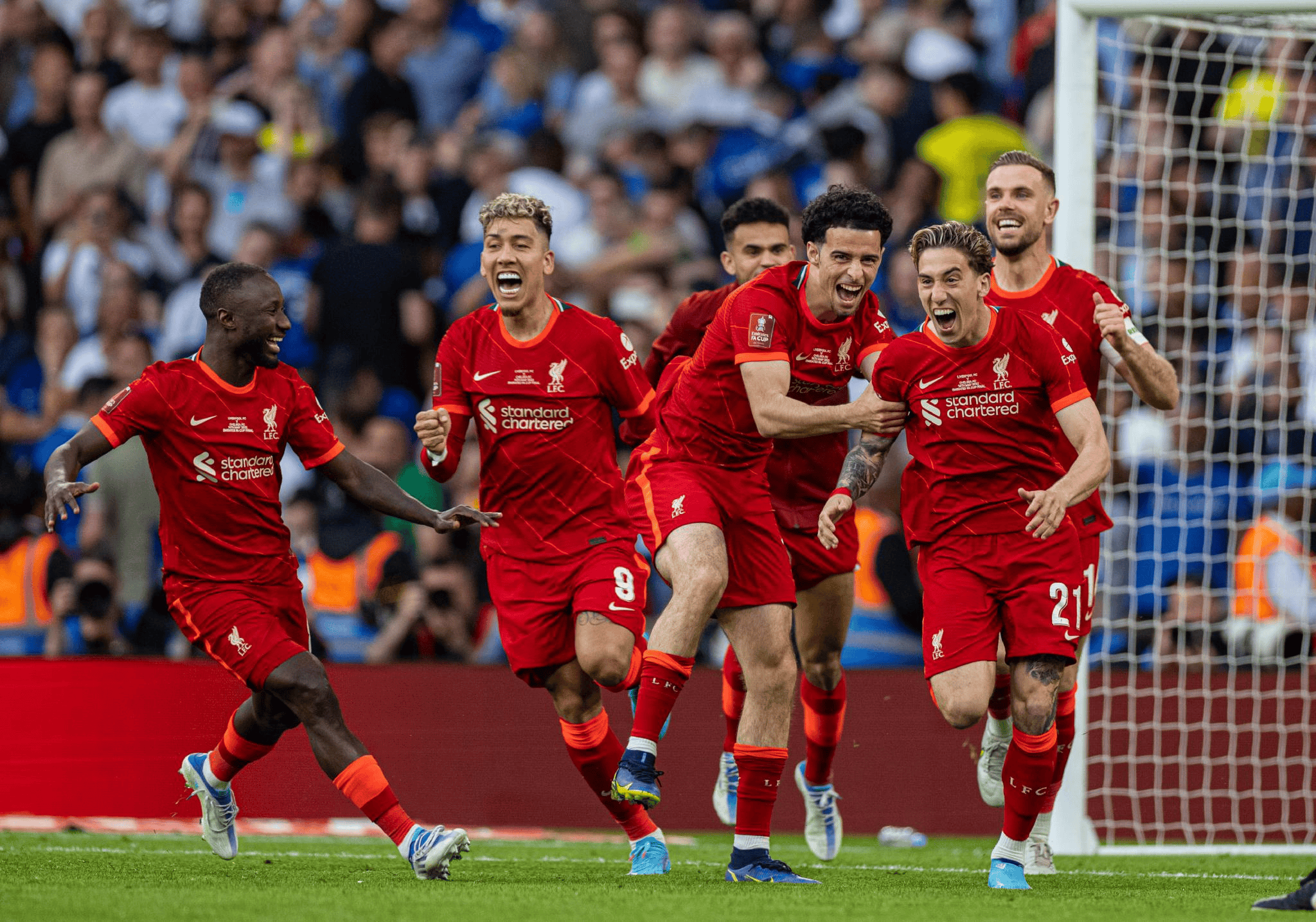 曼联对决利物浦:英超巅峰之战,红魔能否打破红军不败金身?