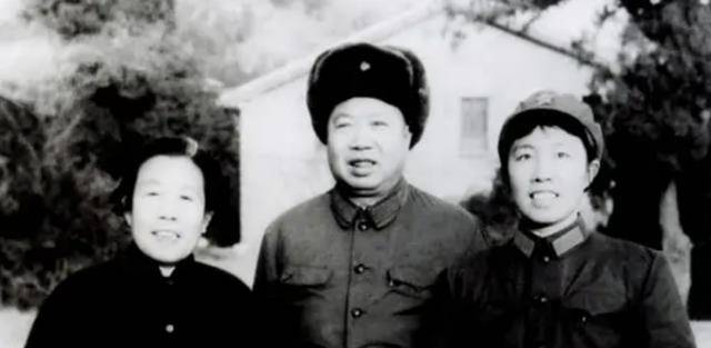 原创37年萧锋成功突围却遭批评对杨成武发火我比你还早两年革命