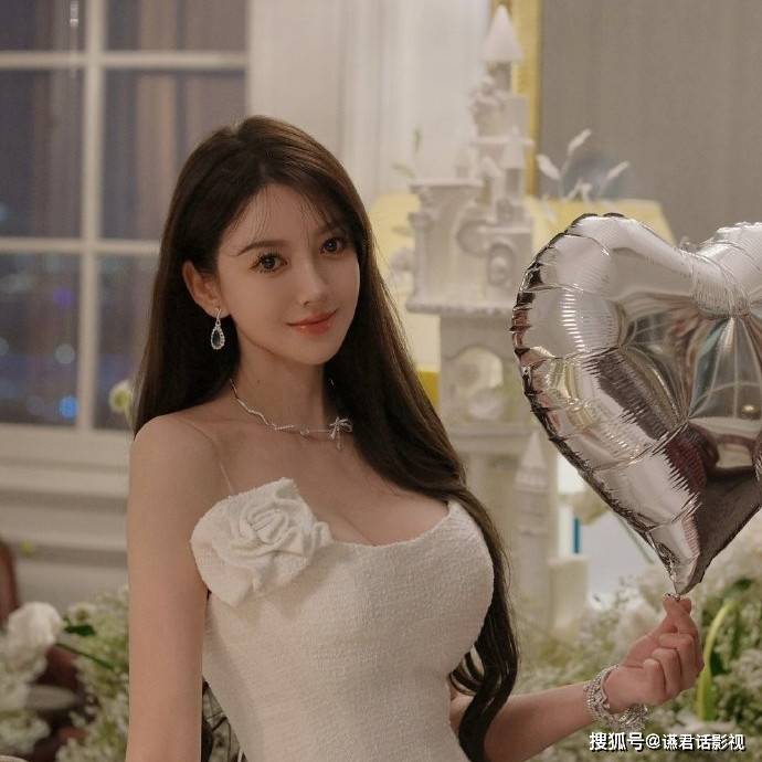 黄晓明叶柯被拍到出门约会,甜蜜约会照曝光,网友纷纷送上祝福