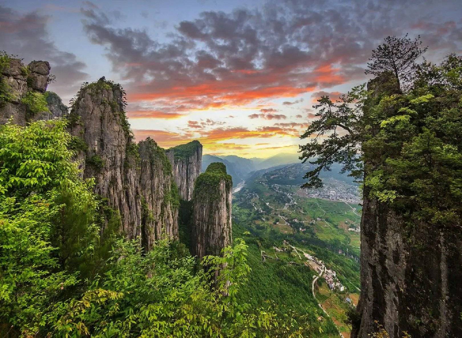 湖北恩施旅游五天报团游必玩景点湖北恩施旅游5天报团游攻略费用