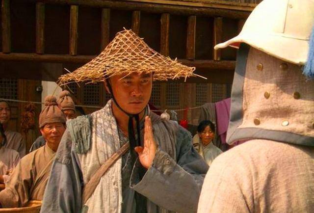 当年元末暴政无道,恰逢黄河决堤,赈灾不力,贪腐横行,黄河中下游的安徽